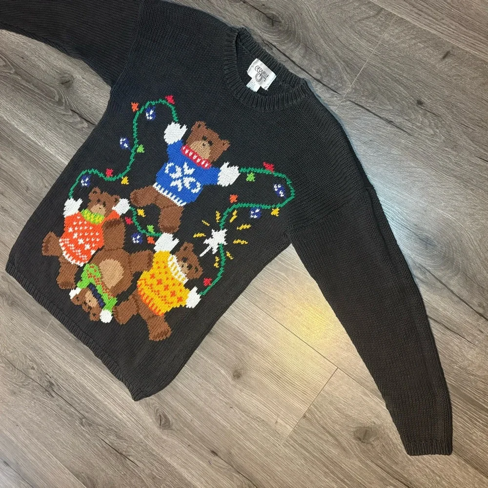 Cervelle Vintage Christmas Sweater with Bear and lights Design size Large